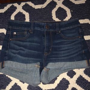 american eagle hi waisted shorts